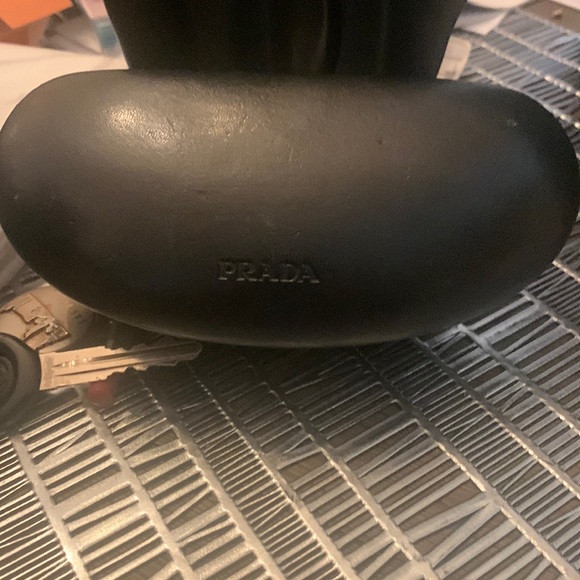 Prada great fun sunglasses with case excellent condition. - Picture 4 of 5